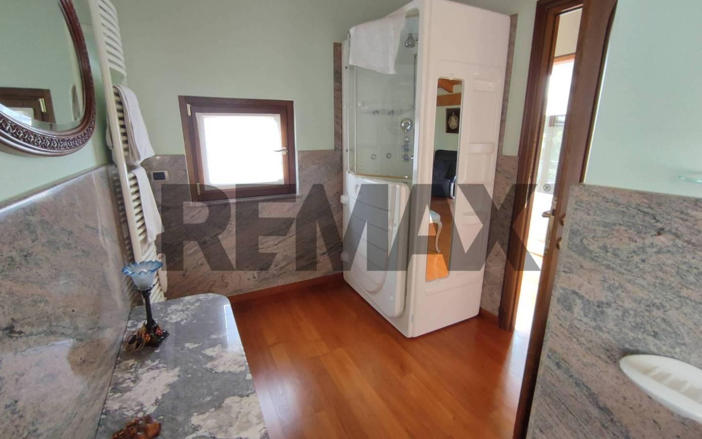 Villa unifamiliare naro snc, Gravedona ed Uniti