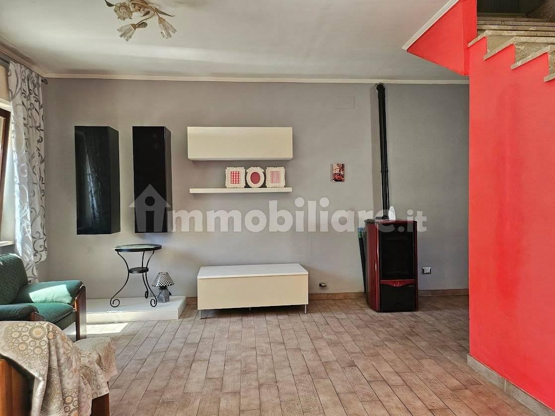 Villa a schiera via Antonio Gramsci, Attigliano