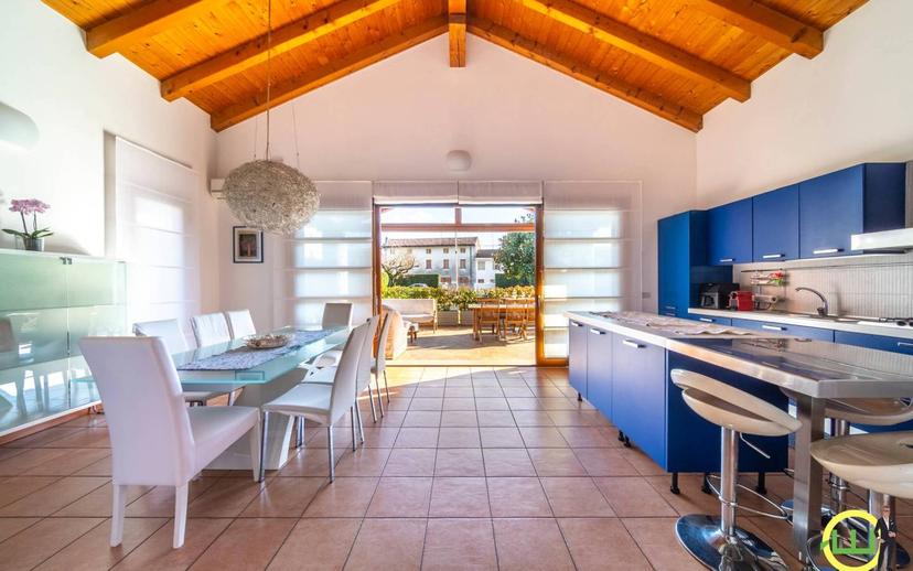 Villa unifamiliare, buono stato, 345 m², Stazione - Europa, Udine — foto 6 di 59