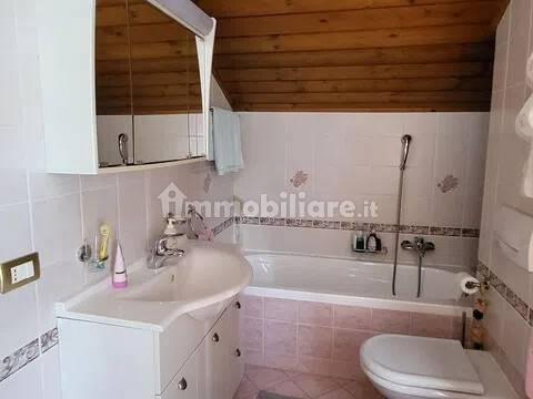 Quadrilocale via Cuccio, 15, Centro, Porlezza — foto 6 di 17