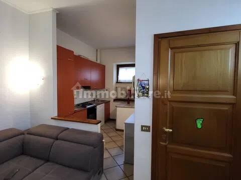 Trilocale via Menaggio, 36, Centro, Carlazzo — foto 3 di 14