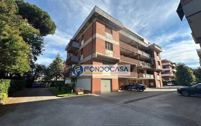 Trilocale via Pisa 22, Marina di Massa Centro, Massa — foto 20 di 32