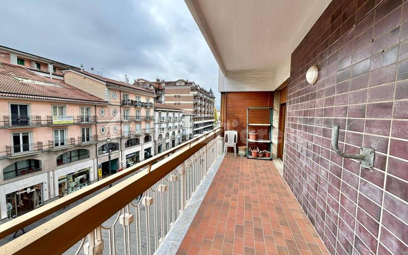 Quadrilocale corso Vittorio Emanuele, Emanuele II, C. Colombo, Morelli e Silvati, Avellino — foto 17 di 37