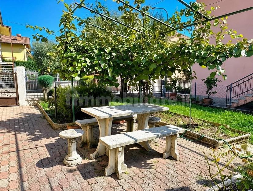 Villa unifamiliare via Guglielmo Oberdan, Centro, Concesio — foto 8 di 13