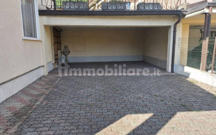 Villa unifamiliare via Guglielmo Oberdan, Centro, Concesio — foto 9 di 13