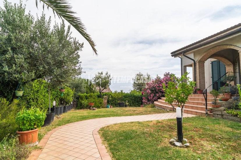 Villa unifamiliare, buono stato, 250 m², San Costanzo — foto 38 di 68