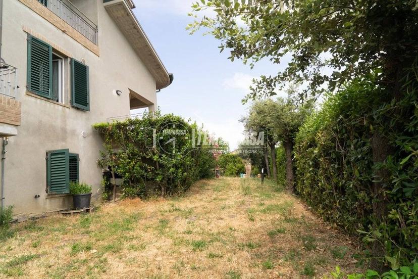 Villa unifamiliare, buono stato, 250 m², San Costanzo — foto 11 di 68