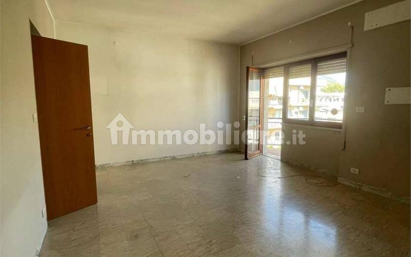 Appartamento buono stato, secondo piano, Centro, Formia — foto 9 di 21