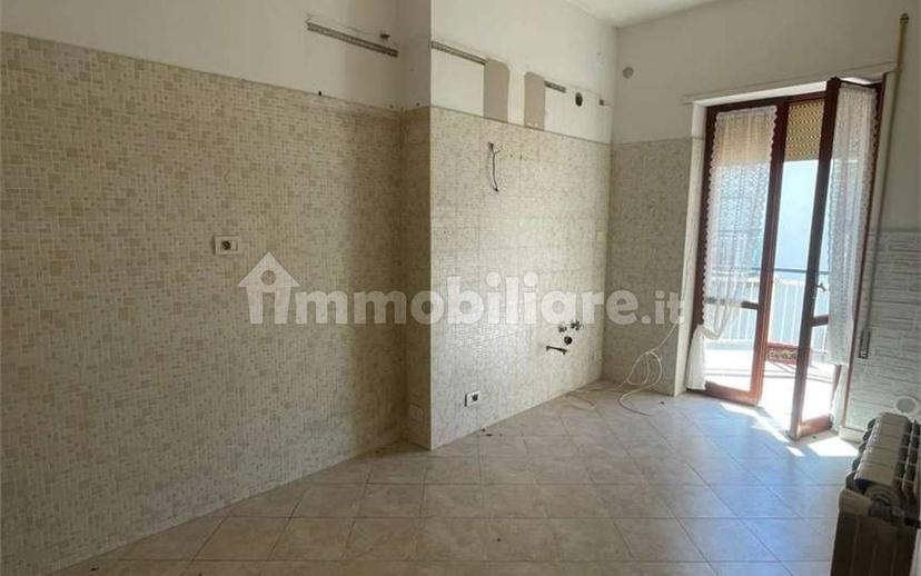 Appartamento buono stato, secondo piano, Centro, Formia — foto 2 di 21
