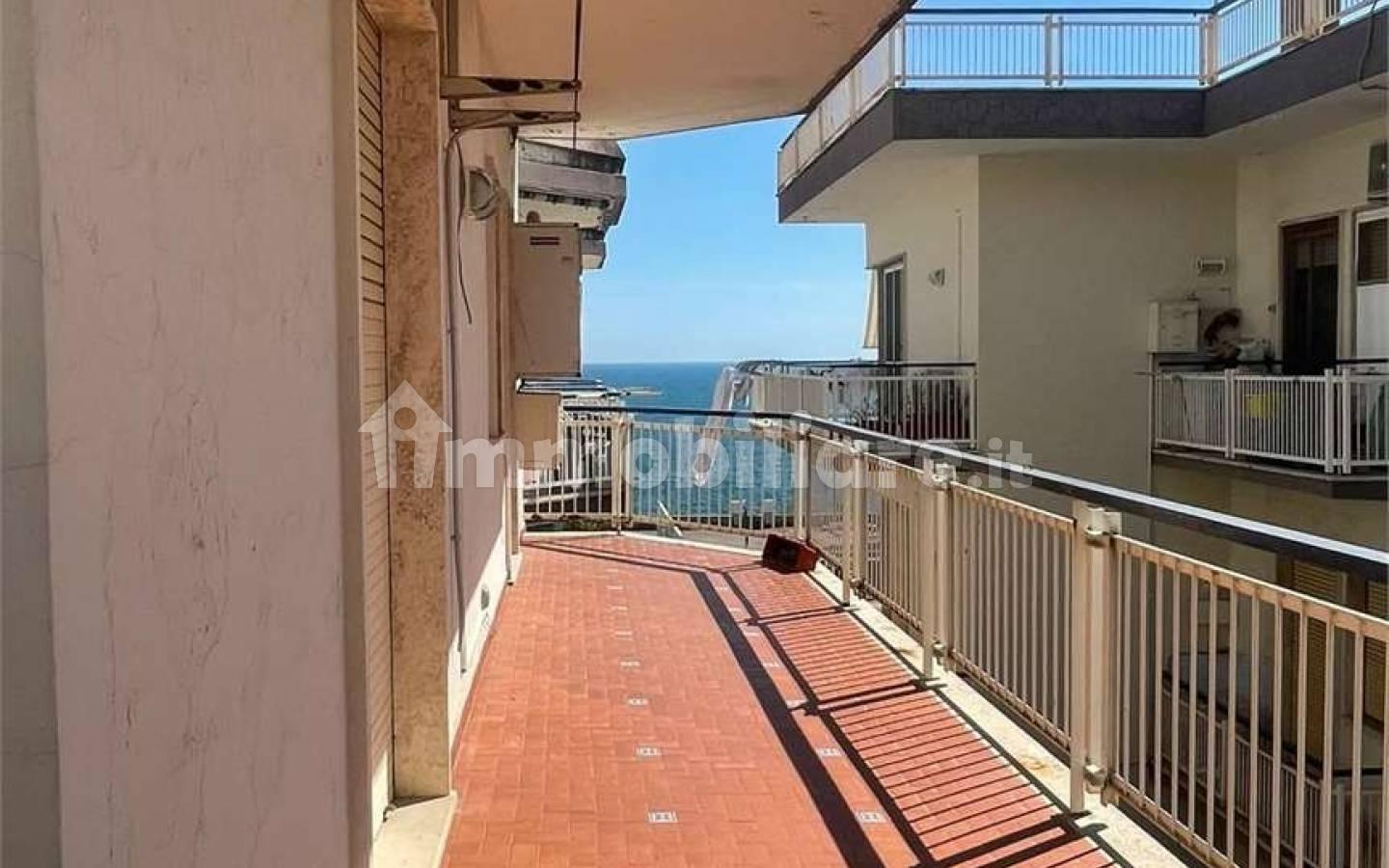 Appartamento buono stato, secondo piano, Centro, Formia