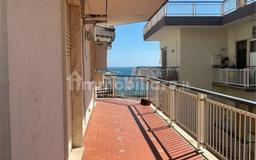 Appartamento buono stato, secondo piano, Centro, Formia