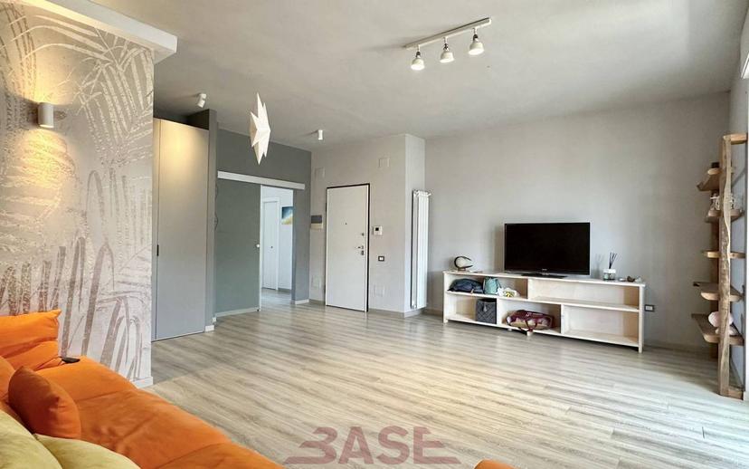 Appartamento viale Italia, Cecina Centro, Cecina — foto 2 di 54