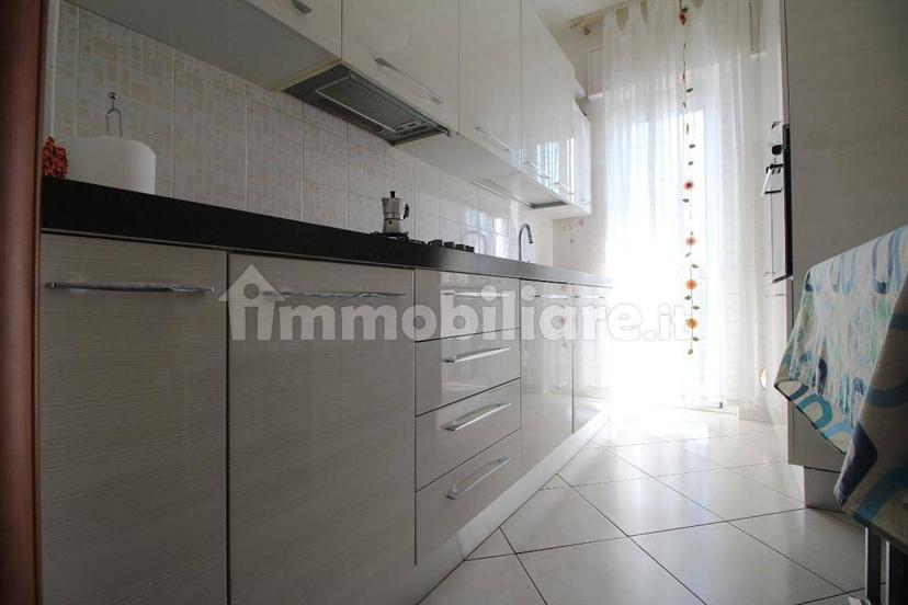 Bilocale corso Milano 10, Centro, Limbiate — foto 6 di 21