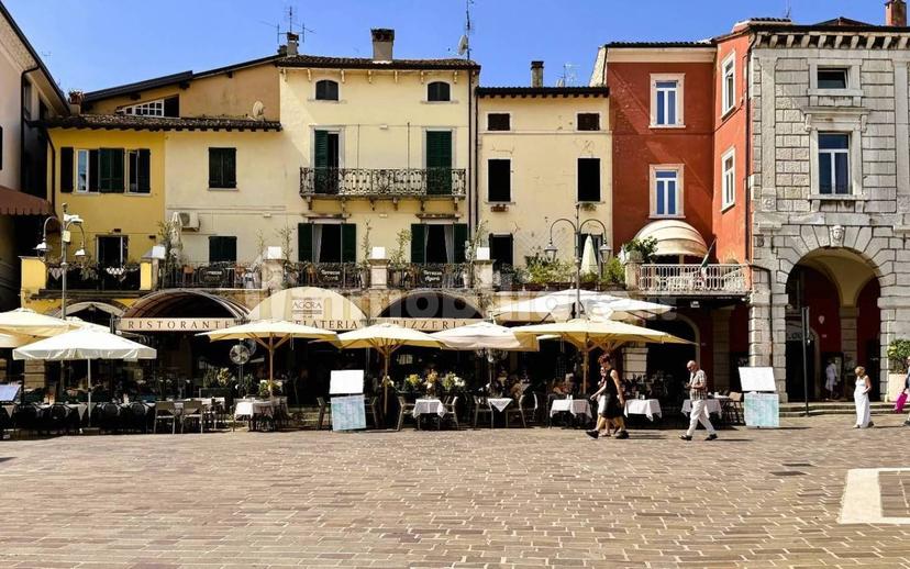 Attico piazza Malvezzi 12, Centro Storico, Desenzano del Garda — foto 11 di 36