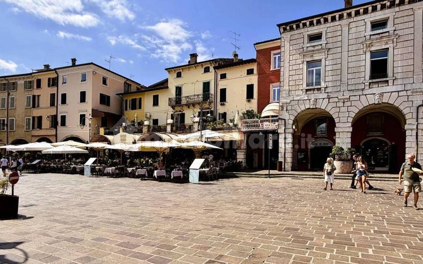 Attico piazza Malvezzi 12, Centro Storico, Desenzano del Garda — foto 14 di 36