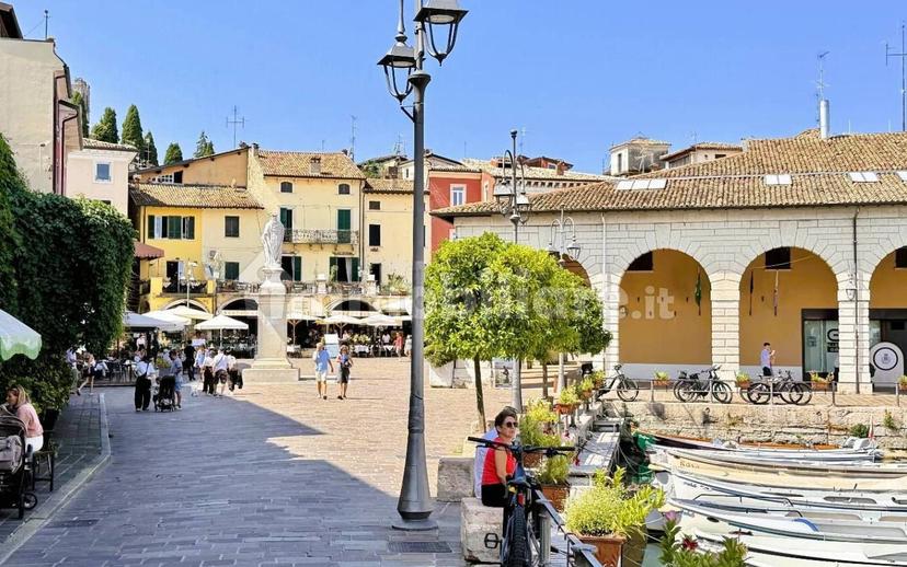 Attico piazza Malvezzi 12, Centro Storico, Desenzano del Garda — foto 22 di 36