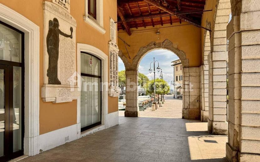Attico piazza Malvezzi 12, Centro Storico, Desenzano del Garda — foto 2 di 36