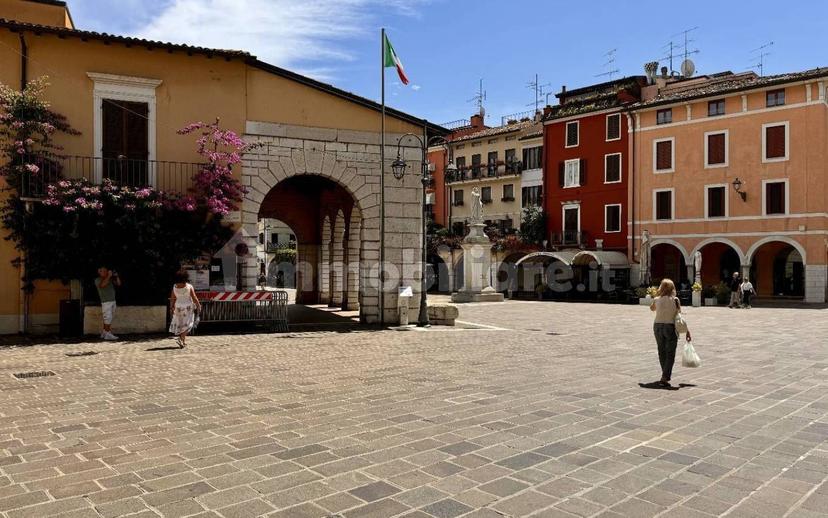 Attico piazza Malvezzi 12, Centro Storico, Desenzano del Garda — foto 21 di 36