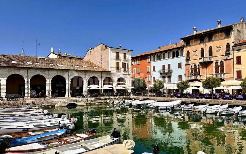 Attico piazza Malvezzi 12, Centro Storico, Desenzano del Garda — foto 17 di 36