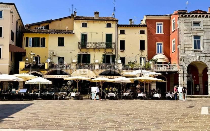 Attico piazza Malvezzi 12, Centro Storico, Desenzano del Garda — foto 35 di 36
