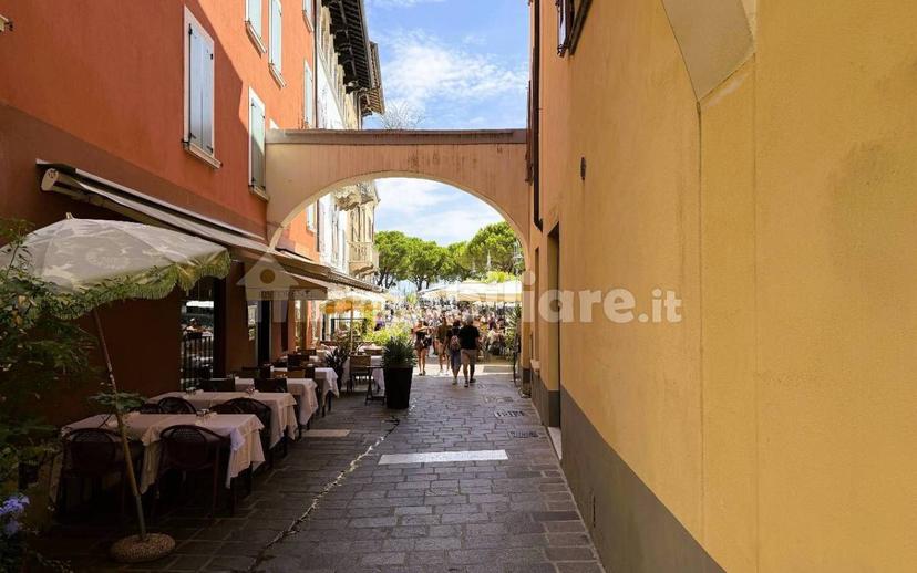 Attico piazza Malvezzi 12, Centro Storico, Desenzano del Garda — foto 8 di 36