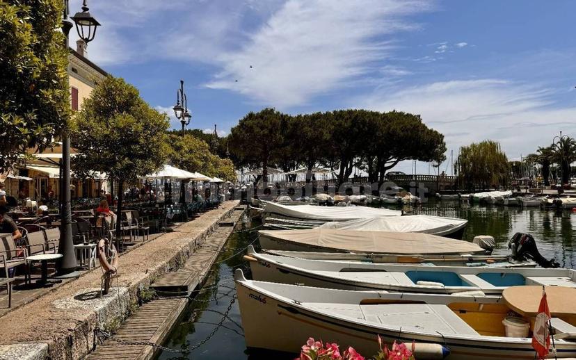 Attico piazza Malvezzi 12, Centro Storico, Desenzano del Garda — foto 20 di 36