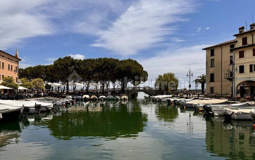 Attico piazza Malvezzi 12, Centro Storico, Desenzano del Garda — foto 7 di 36