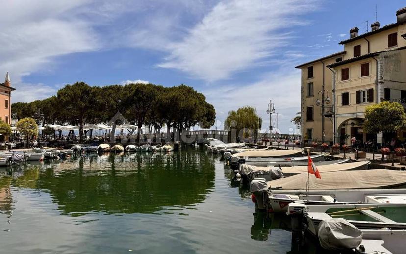 Attico piazza Malvezzi 12, Centro Storico, Desenzano del Garda — foto 15 di 36