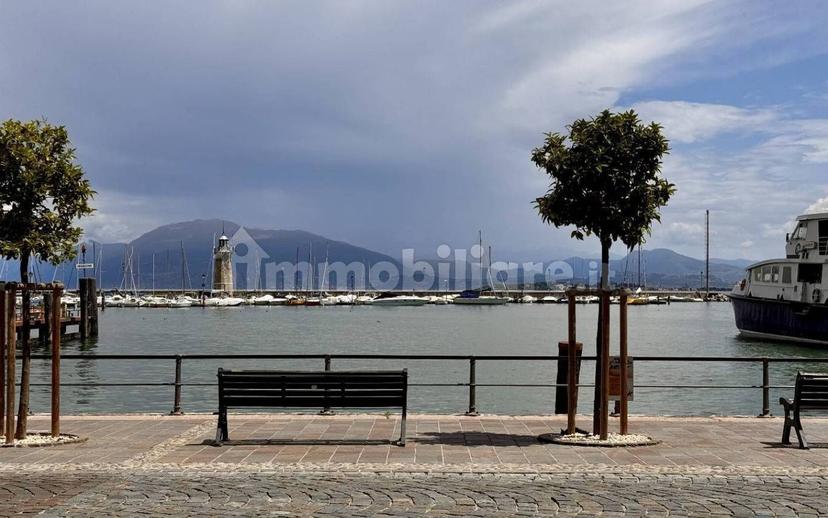 Attico piazza Malvezzi 12, Centro Storico, Desenzano del Garda — foto 25 di 36