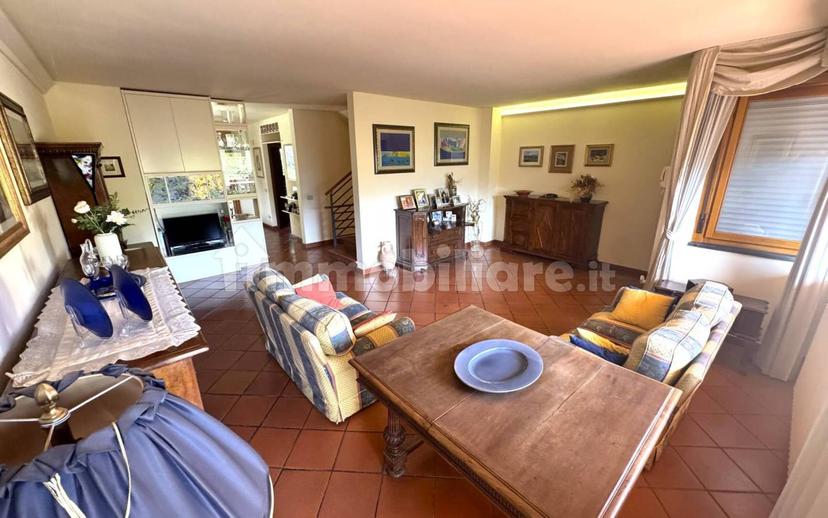 Villa unifamiliare via dell'Apparita, Centro, Vaiano — foto 2 di 28