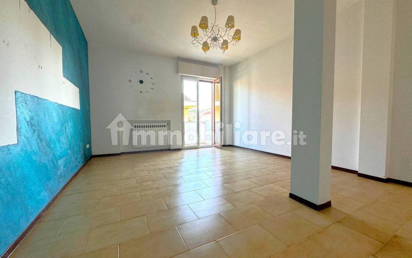 Trilocale via Luigi Settembrini 29, Centro, Montesilvano — foto 2 di 18