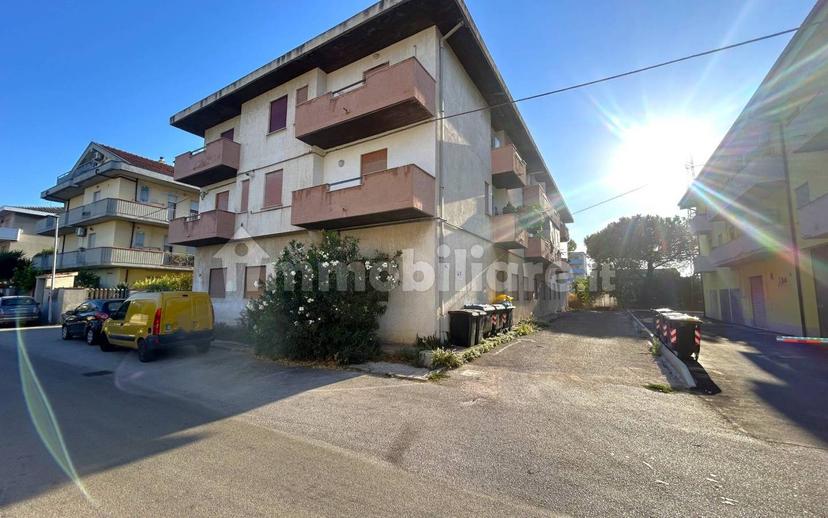 Trilocale via Luigi Settembrini 29, Centro, Montesilvano — foto 9 di 18