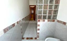 Trilocale via Luigi Settembrini 29, Centro, Montesilvano