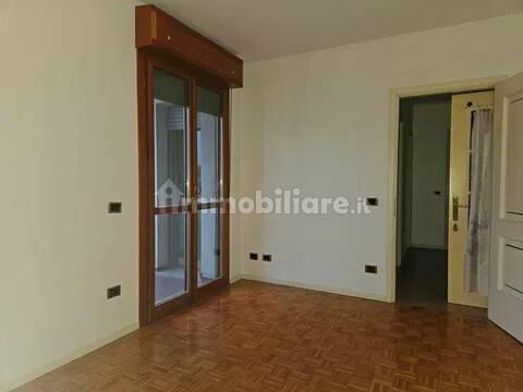 Appartamento buono stato, secondo piano, Vicofertile, Parma