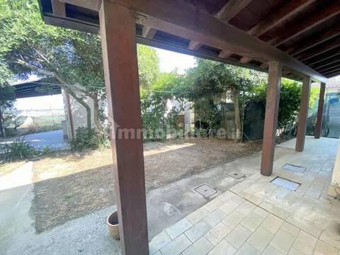 Villa unifamiliare via Adamello, Comacchio — foto 3 di 13