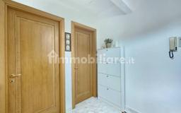 Villa a schiera via Vecchia P. Lucchese, Serravalle Pistoiese