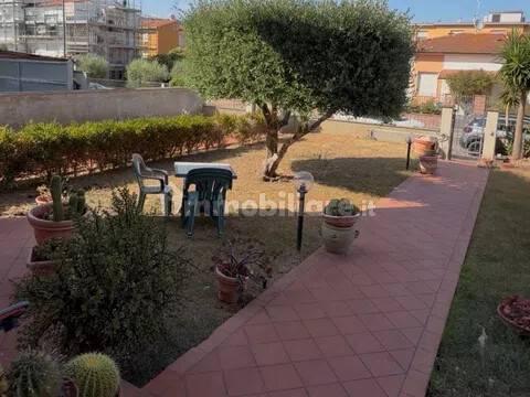 Appartamento via Fiume, Venturina, Campiglia Marittima — foto 21 di 26