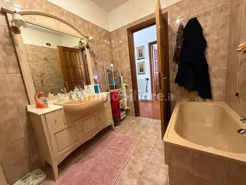 Appartamento buono stato, ammezzato, Centro, Piombino — foto 32 di 42