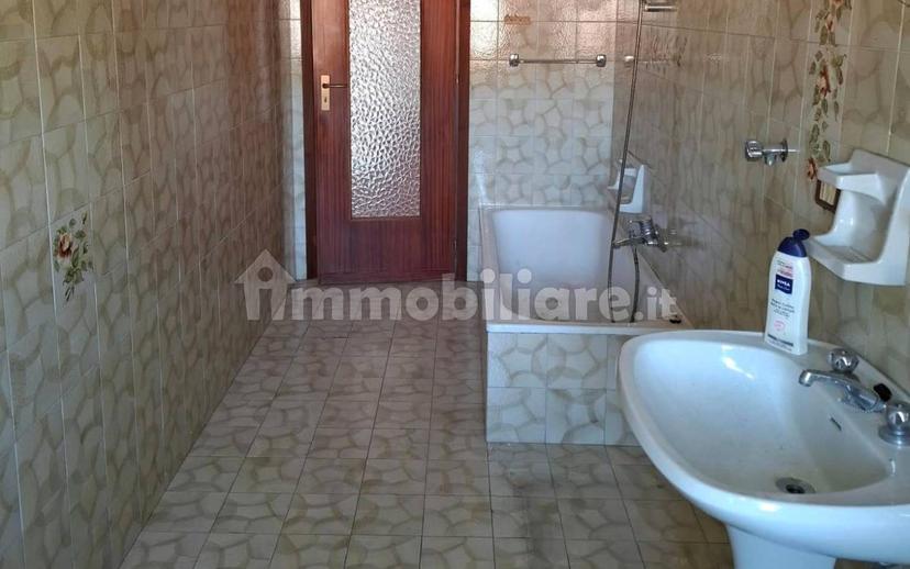 Quadrilocale via Neive 17, Baraccone, Castagnito — foto 18 di 19