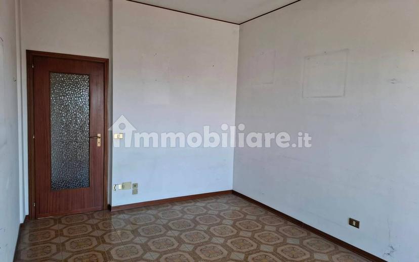 Quadrilocale via Neive 17, Baraccone, Castagnito — foto 6 di 19