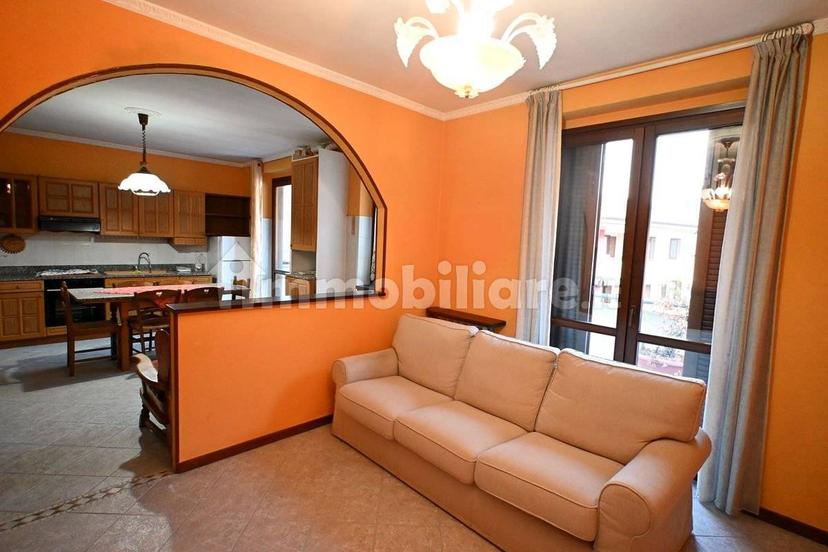 Trilocale piazza Giovanni Bovio, Centro, Omegna — foto 11 di 12