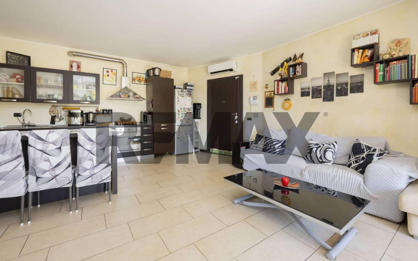 Trilocale via Lecco 66, Centro, Agrate Brianza