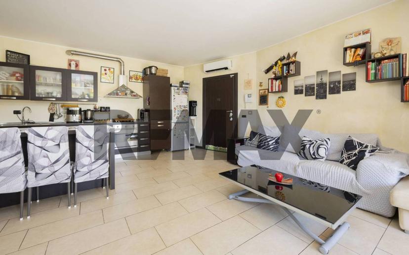 Trilocale via Lecco 66, Centro, Agrate Brianza