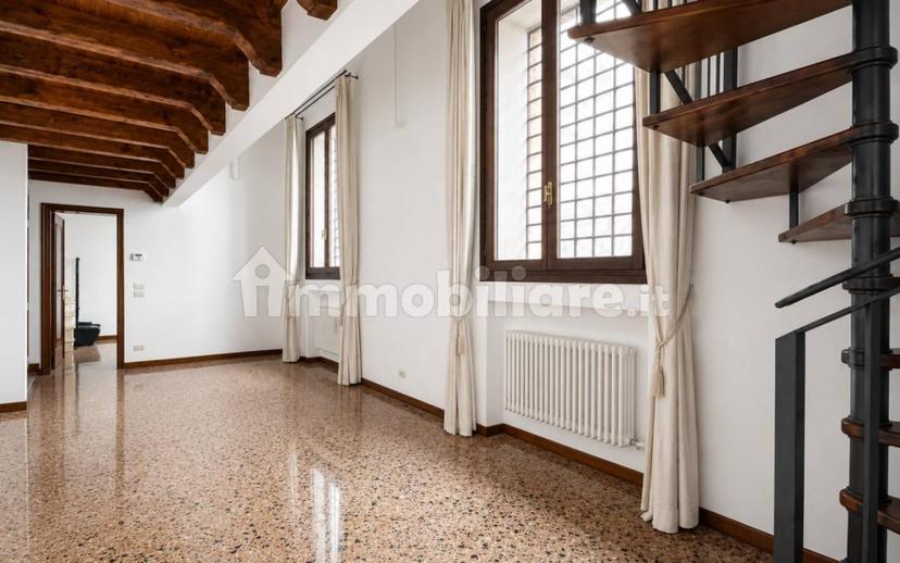 Trilocale Contrà Santa Caterina, Centro Storico, Vicenza — foto 10 di 20