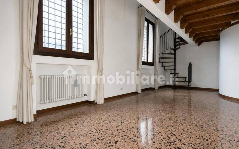 Trilocale Contrà Santa Caterina, Centro Storico, Vicenza — foto 17 di 20