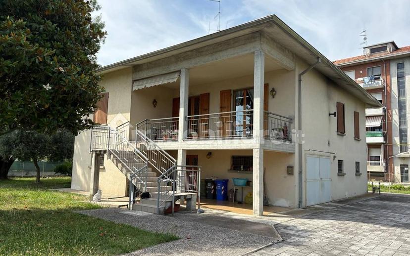 Villa unifamiliare via Gramsci 8, Trecasali, Sissa Trecasali — foto 10 di 32
