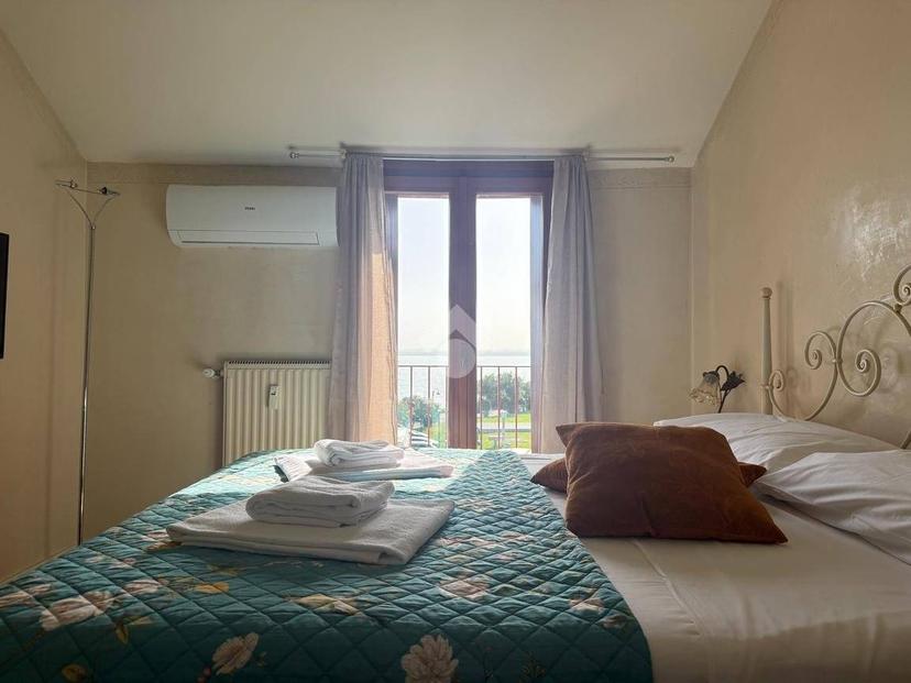 Trilocale viale Guglielmo Marconi 2, Centro, Sirmione — foto 12 di 29