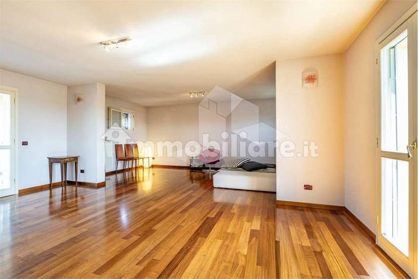 Villa bifamiliare, ottimo stato, 346 m², Canali - Capriolo, Reggio Emilia — foto 18 di 41