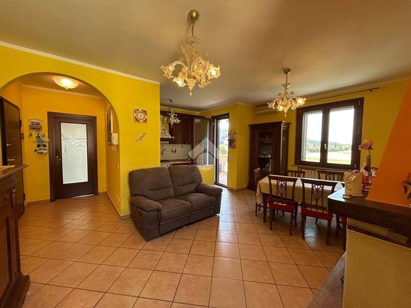 Trilocale via Flaminia Sud, Vescia, Belfiore, Scanzano, Foligno — foto 22 di 24