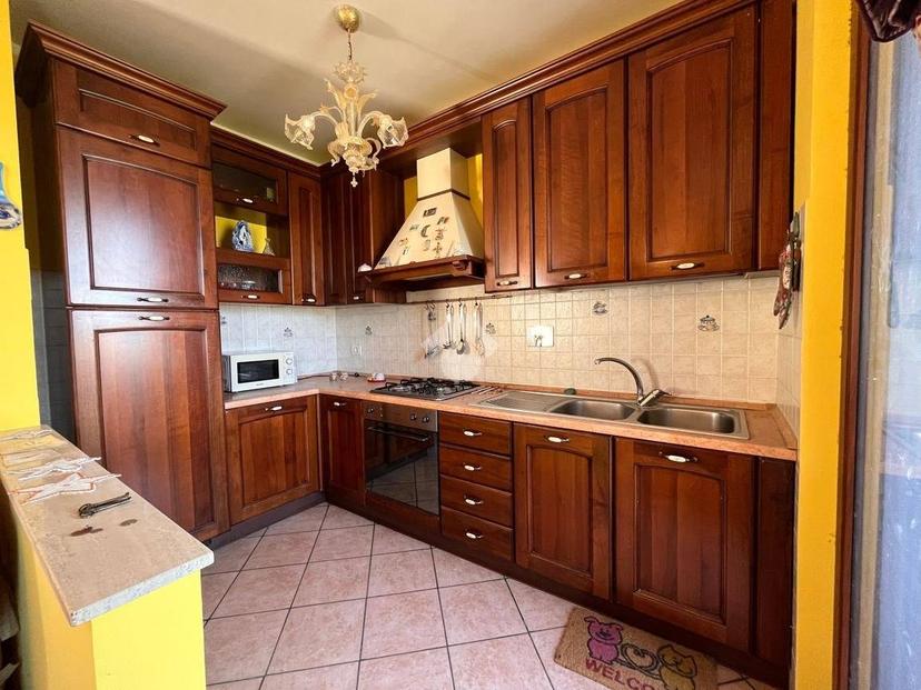 Trilocale via Flaminia Sud, Vescia, Belfiore, Scanzano, Foligno — foto 14 di 24